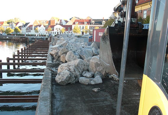 Ombygning og udlægning af granitblokke i Horsens Havn